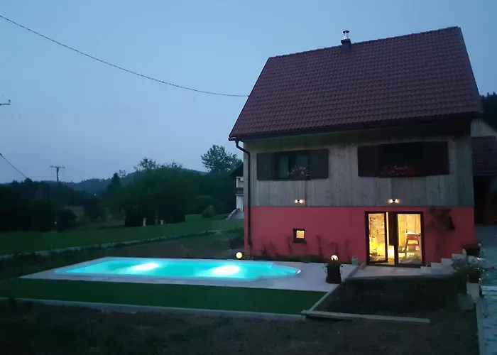 Seoska Rapsodija Σαλέ Trsce